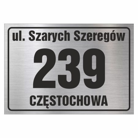 Tabliczka adresowa z nazwą miejscowości, ulicą i numerem srebrna z czarnymi napisami